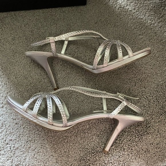 Heels - Picture 3 of 4